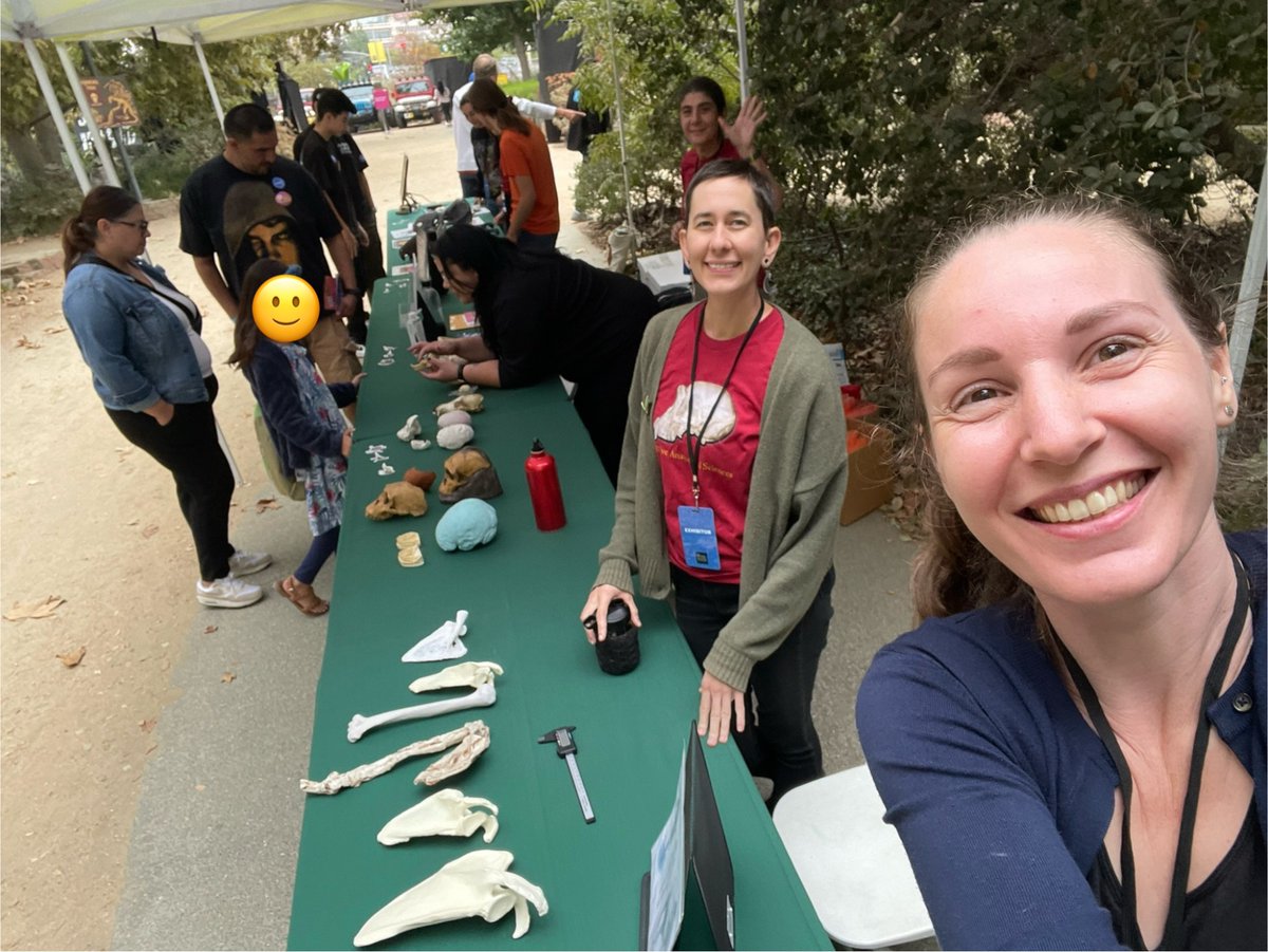 PaleoDorien's tweet photo. We from @USCPaleoSci are at @NHMLA Dino Fest today talking about mammal evolution till 5pm! 🦕🦖🐒🦇🦊🐺Come and say hi if you’re in the neighbourhood 🙋🏻‍♀️ https://t.co/uKI4G3whEz