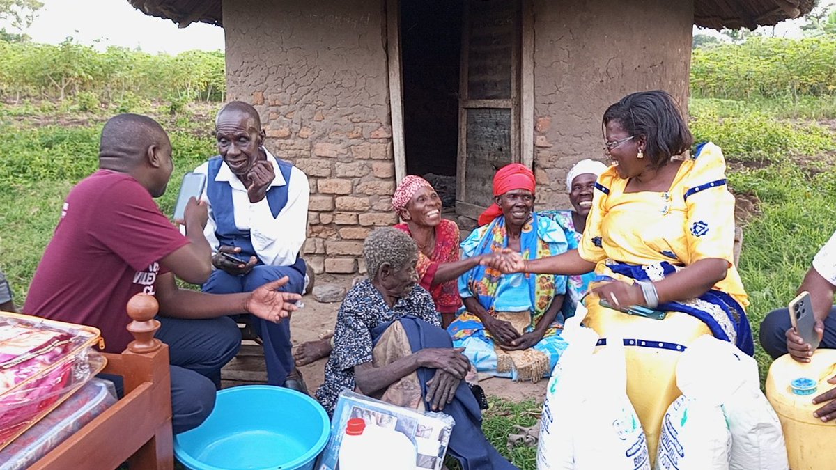 thesuubicenter's tweet image. COULD HE BE THE OLDEST MAN AT 132 YEARS ???? 
My husband George and I are lucky to have physically visited Jajja Kasigalire Mukama and thank you friends for walking this Journey with us
#thesuubicenter
#ebenezerchildrensministry
#thisishope
#onc