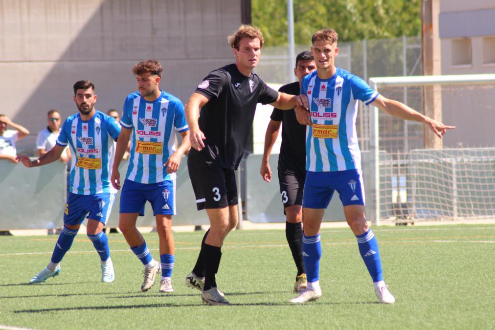 🏁 FINAL

🤍💙 Formac Villarrubia 1️⃣
🧡 C.D. Cazalegas 0️⃣

⚽ Álex Jiménez 

✍🏽 Segunda victoria en casa tras un buen partido de nuestro equipo.

🏆 #J3TerceraRFEF
📺 #CMMPlay