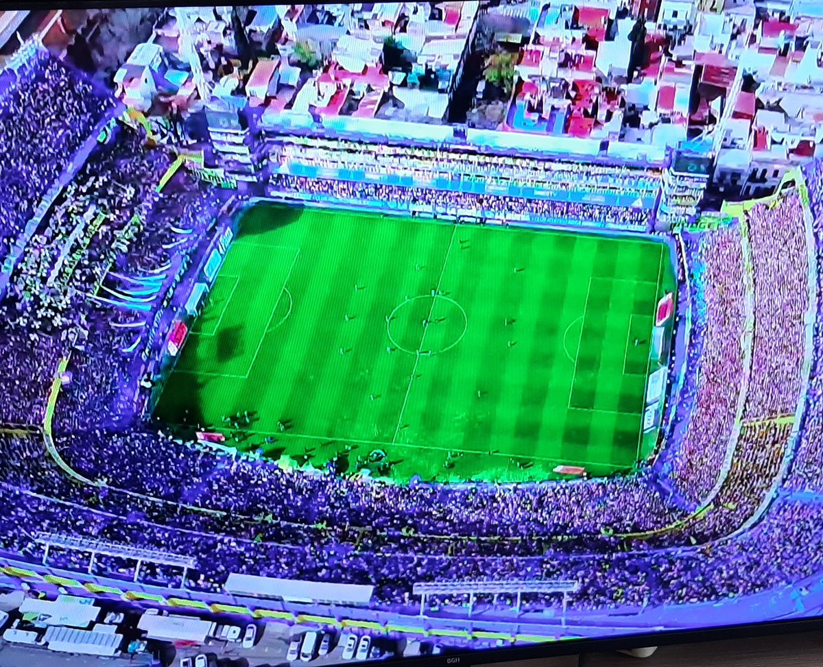 fjorge71's tweet photo. Y encima les robaron un pedazo de estadio

#VamosRiver 
#BocaJuniors @RiverPlate https://t.co/wxzUpUaWwG