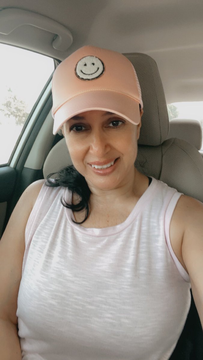 Mar4luv007's tweet photo. Going into the weekend with a smile! #Smile #Smilingvibes 💞🦋🫶😃 https://t.co/CKF91ZgPjh