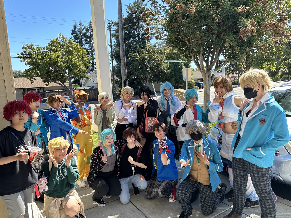 HappyHeroDay_MC's tweet photo. This isn’t even all of the cosplayers that came out for the event 😭😭😭✨✨✨❤️‍🔥❤️‍🔥❤️‍🔥 thank you everyone who came in cosplay!!!! https://t.co/E5bQxIC2bm