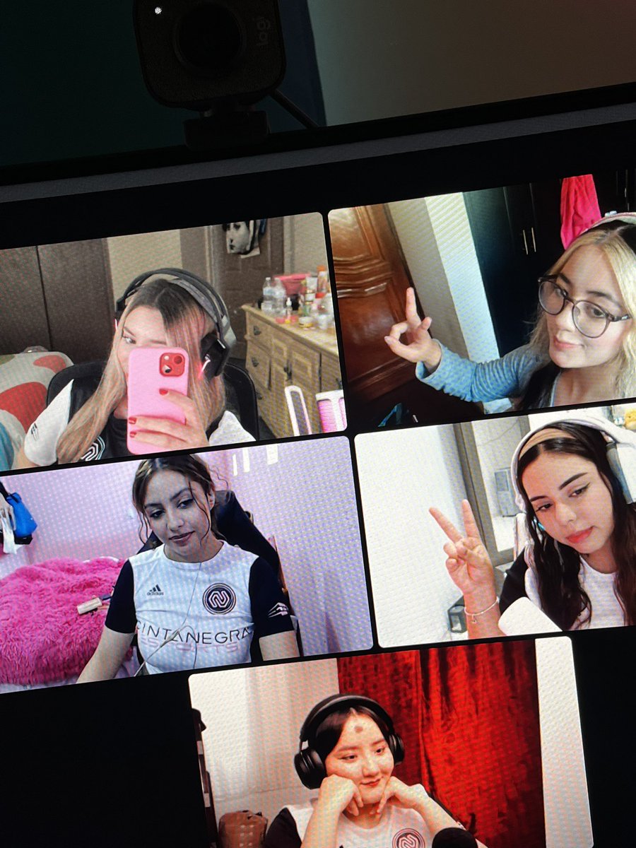 twitch.tv/project_harmony ya vamos nosotraaaaaas corraaaaan