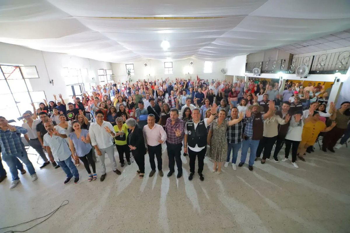 Fidel_CT's tweet photo. El bloque es con el pueblo. La transformación se hace con el pueblo: en la ciudad, el campo, las universidades, etc. Los gobiernos divorciados del pueblo no son transformadores. Continuamos organizando Coordinaciones Distritales en Michoacán, hoy tocó #Morelia #LaHistoriaCuenta https://t.co/nJ3fvK3AOc