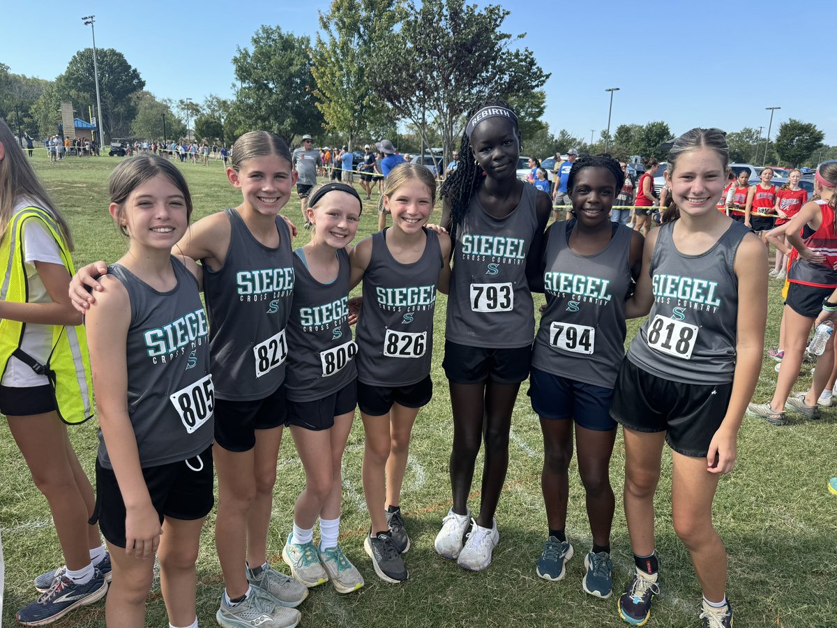 mrs_cheuvront's tweet photo. @SiegelMiddle Girls Varsity Awards at the Rutherford County XC Championships
3rd Place Team
5th Tinsley Ridge
10th Mia Teller https://t.co/aVqP9vu1vV