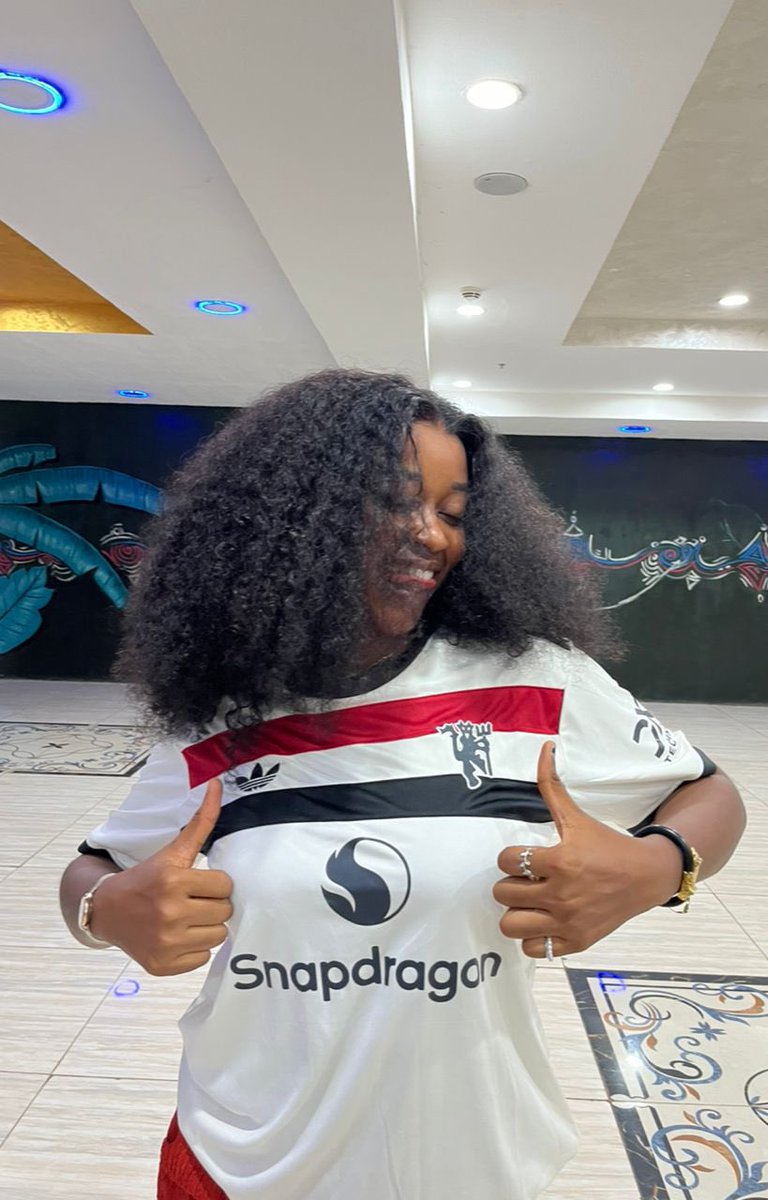 UTDMegish's tweet image. I’m United through and through, in victory, draw or even defeat.
I choose happiness, I choose Manchester United❤️🥰