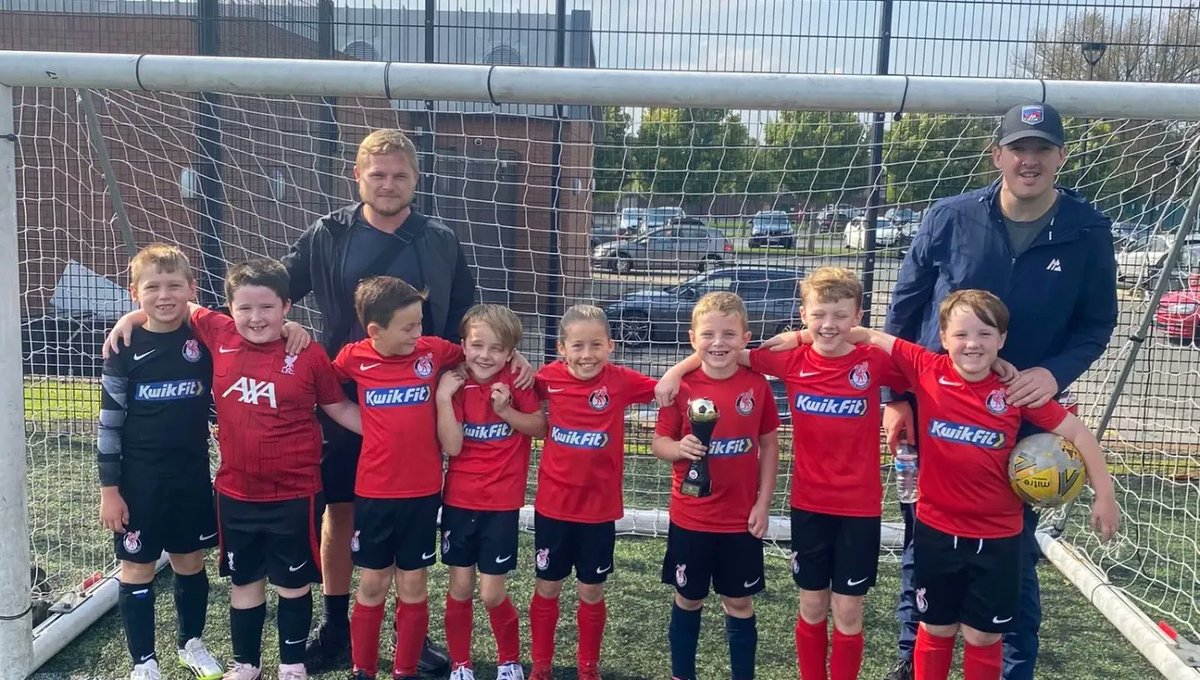 SouthLiverpoolA's tweet photo. Big win today for the boys! worked hard and played good football ⚽️

Dylan ⚽️⚽️⚽️
Brody ⚽️⚽️
Alfie ⚽️
Isaac ⚽️

MOTM goes to Dylan for his hattrick and free kick 🏆

#kwikfit https://t.co/gXdeZdVG5c