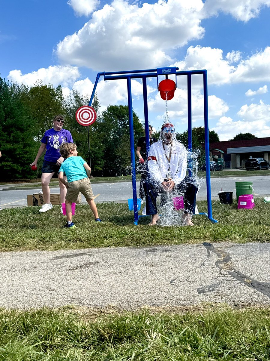 Amy Jackson tweet media