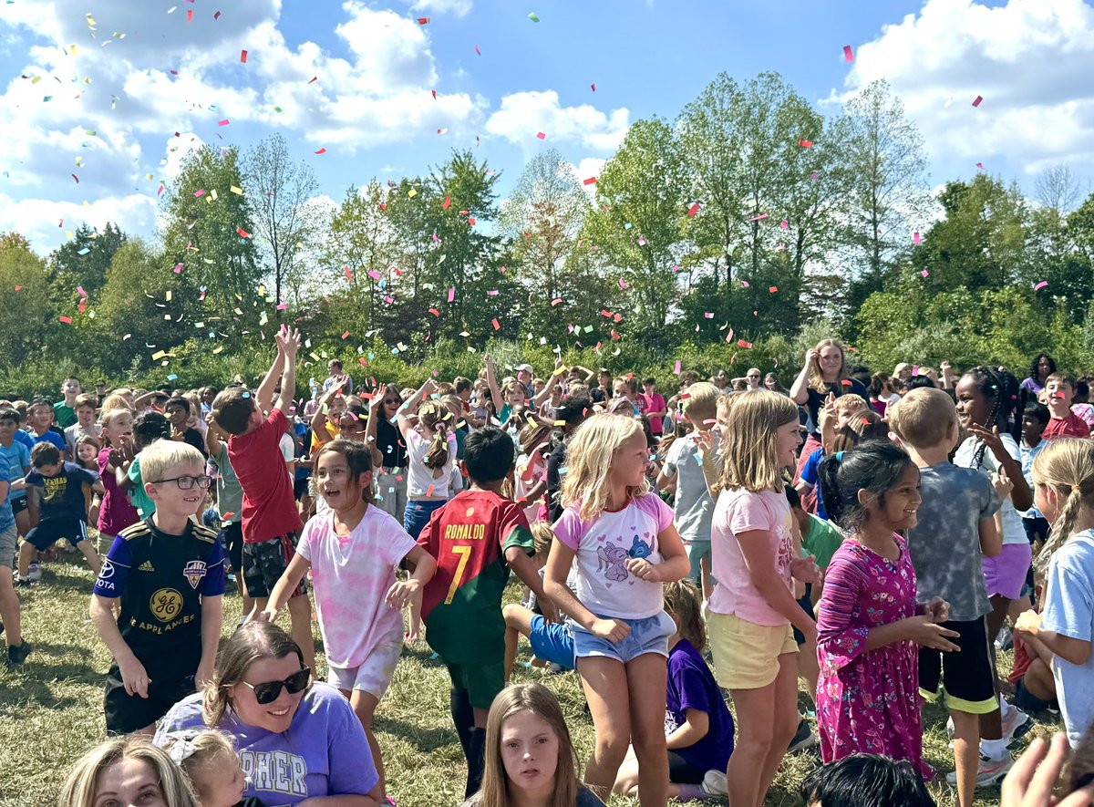 Amy Jackson tweet media