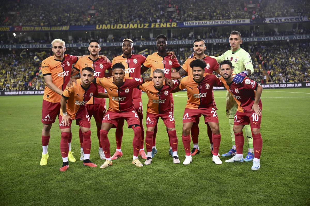 solcugazete's tweet photo. Fenerbahçe'nin ligdeki 32 maçlık yenilmezlik serisine Galatasaray son verdi. https://t.co/A5pIGqWzQs