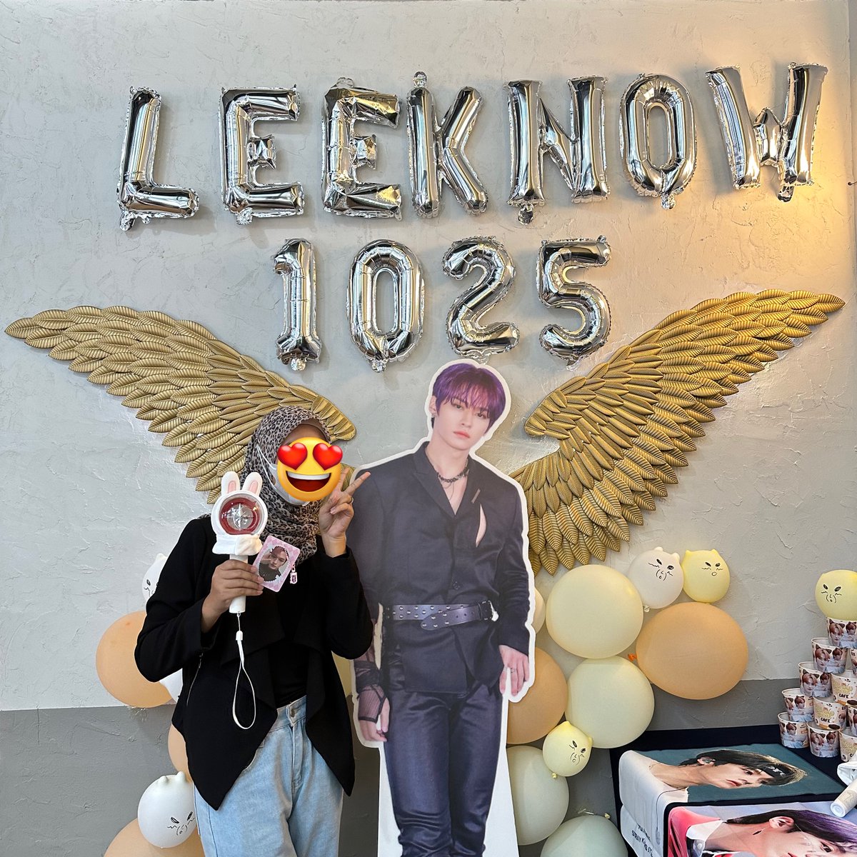 linobunnyteeth's tweet photo. back here at the same place celebrating my faves bday 💕

2022                                       2024 https://t.co/rrsfBM3Rqy