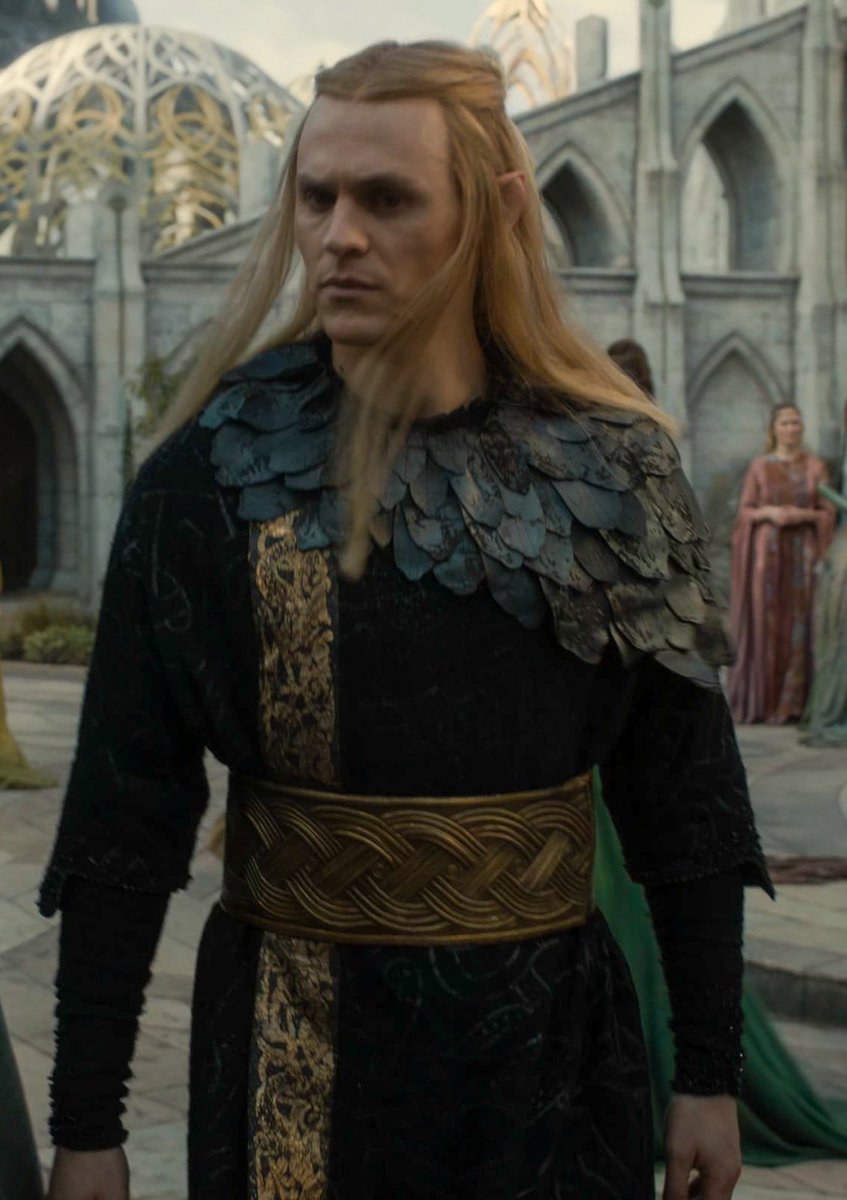 need to see them together in these outfits