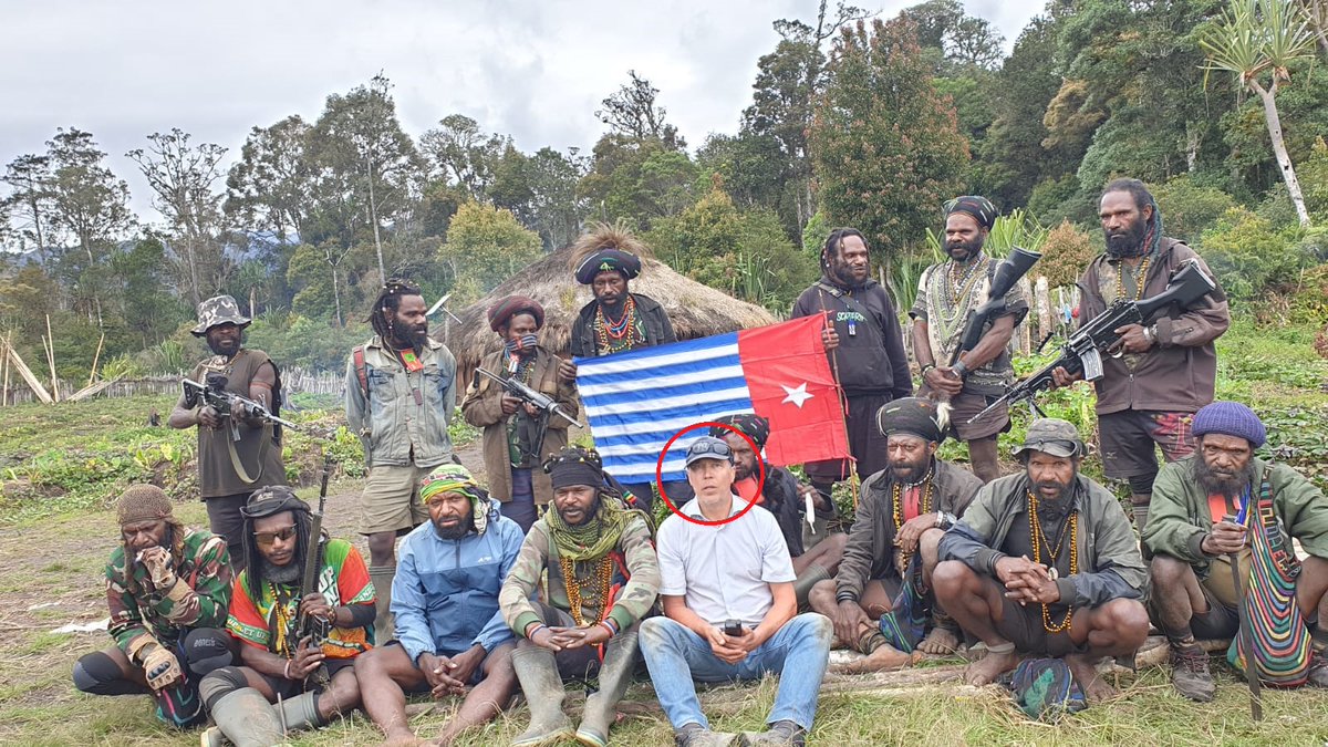 VictorcMambor's tweet photo. Sosok penting dibalik pembebasan Pilot NZ Philip Mark Mehrtens, Juha Christensen. Warga Negara Finlandia yang juga pernah berperan sebagai fasilitator perdamaian Aceh. #Papua #WestPapua #Indonesia #PapuanLivesMatter https://t.co/QYQ6iQyPHV