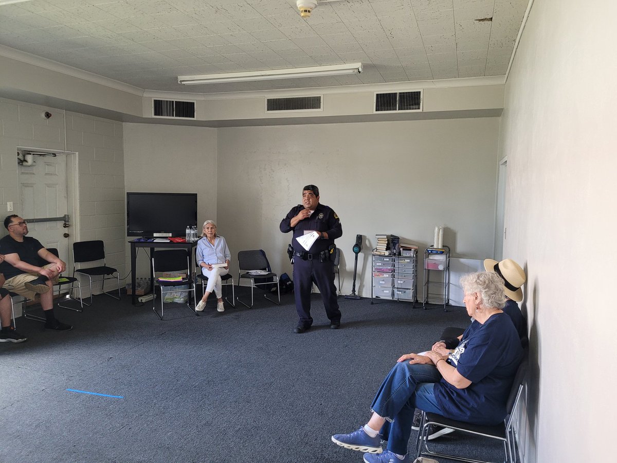 Thank you to the Hampton Hills Neighborhood Crime watch for inviting the UNIDOS team to the Crime Watch. We informed the community on Crime stats and the importance of calling 9-1-1.