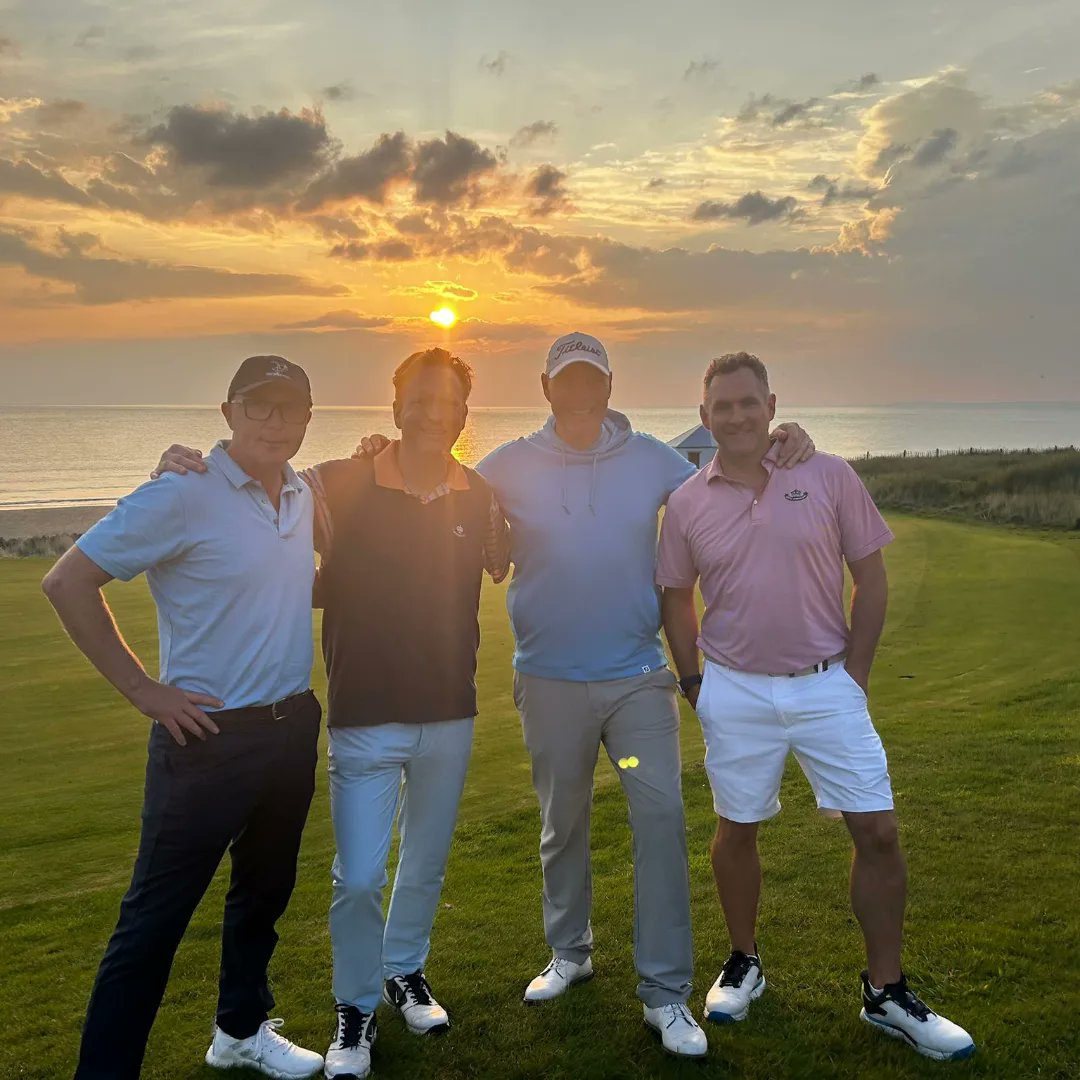 TedHigginsGolf's tweet photo. Sunset @Royal_Porthcawl Beautiful https://t.co/f9Gp37CZQa