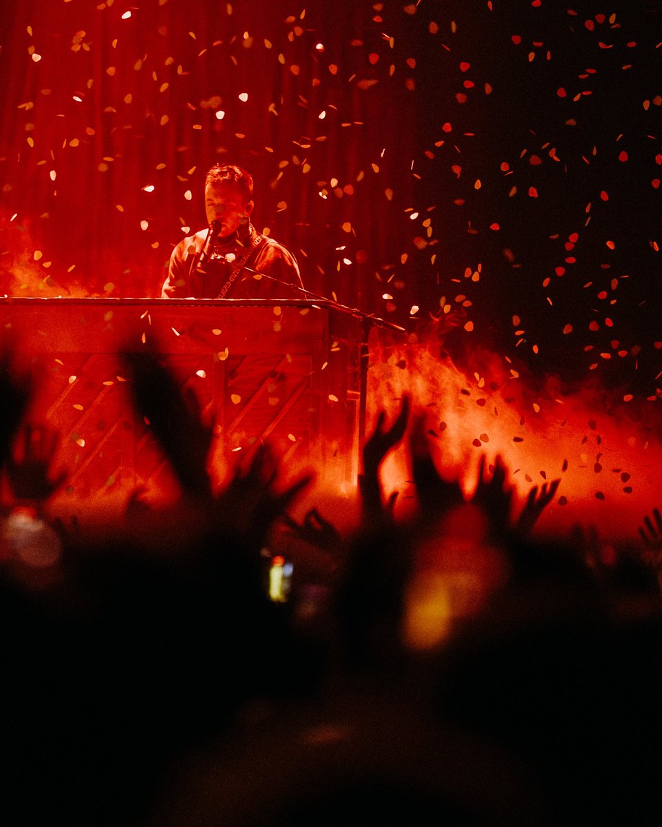 twenty one pilots tweet media