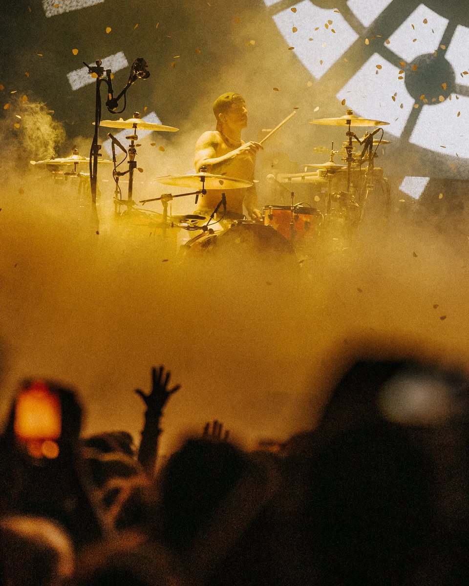 twenty one pilots tweet media