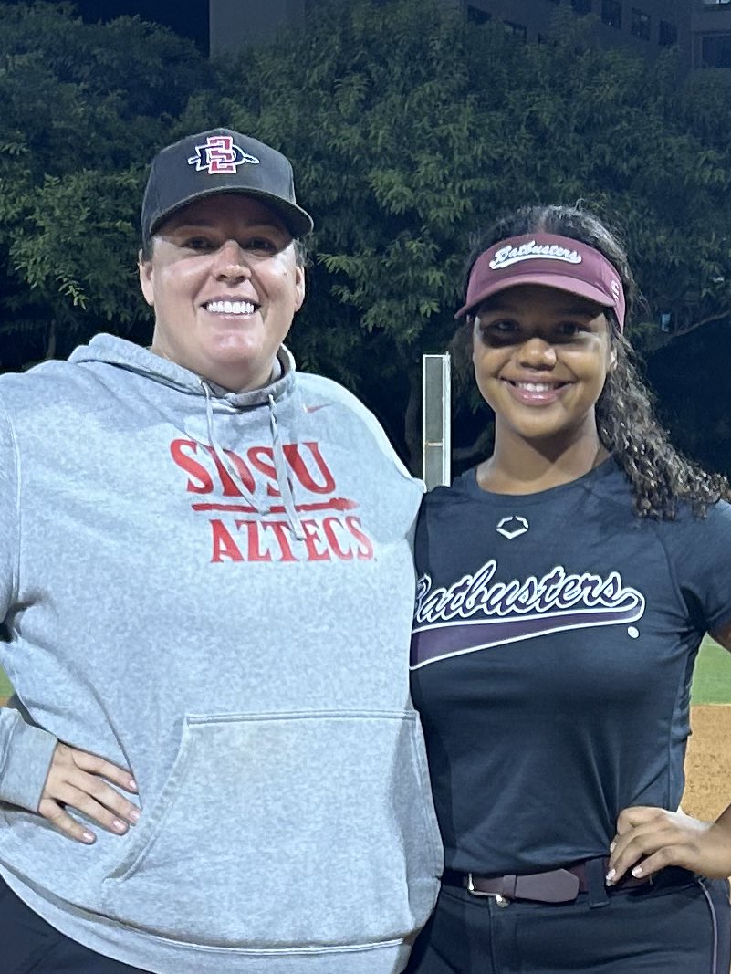 softball_rissa's tweet photo. Thank you @CoachCurly_ and @fearny37 for this incredible camp. So grateful to have to have the opportunity to learn from such knowledgeable coaches!! https://t.co/AR2WlCZ1xj
