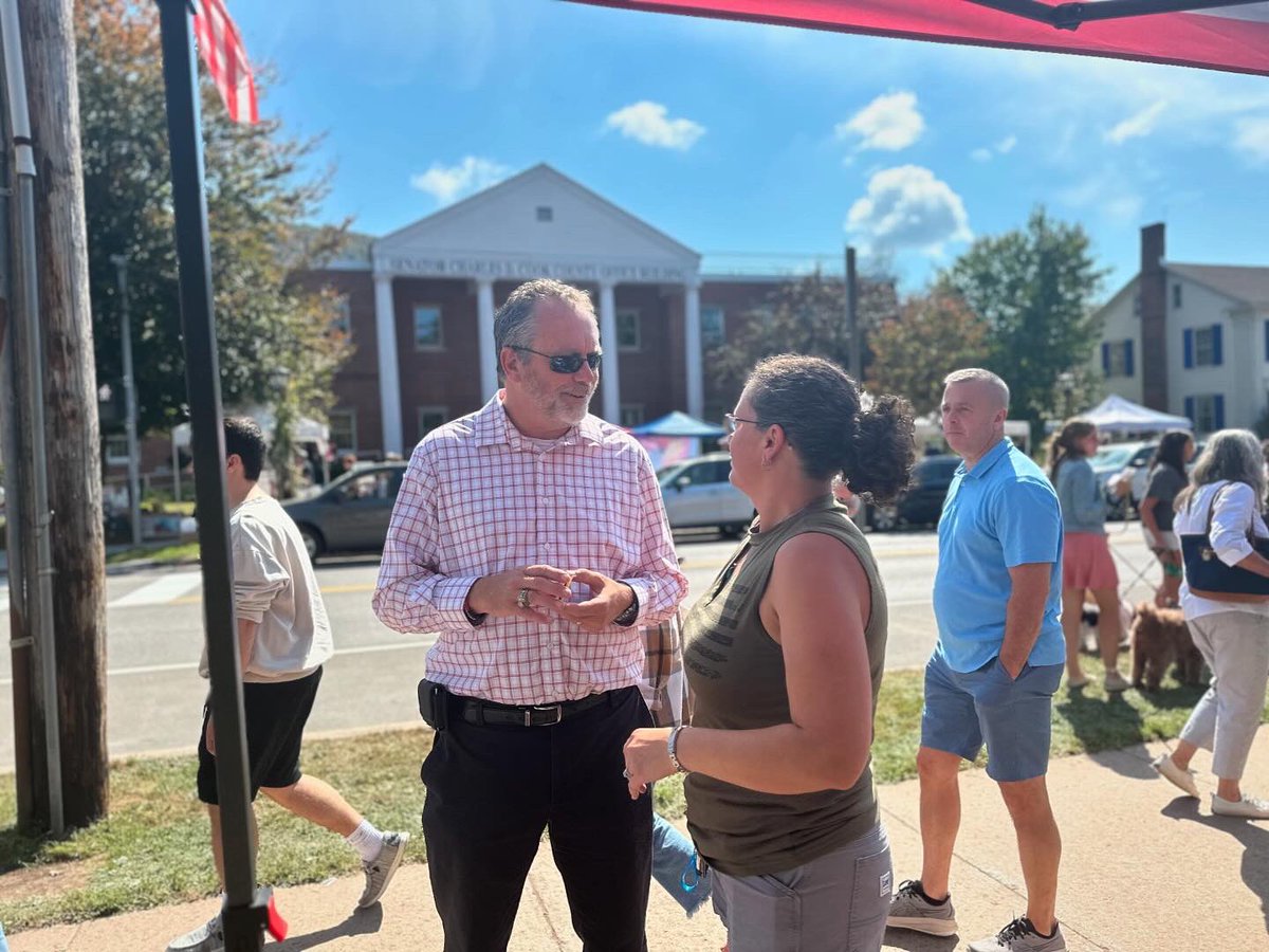 PeterforNY19's tweet photo. Delhi was the place to be this afternoon as we celebrated the final day of summer at the 39th Annual Harvest Festival! With dozens of local vendors and a vibrant community turnout, it was a fantastic way to welcome the upcoming fall season. https://t.co/WCwdNJeDNe