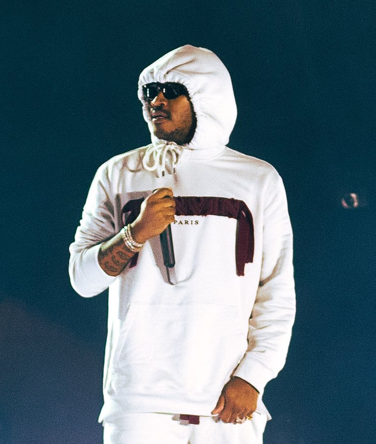 DebatingHipHop_'s tweet photo. Artists who’ve occupied the entire top 10 on Apple Music with solo songs:

1. Future
- End of list - https://t.co/dfpPpeWSaY