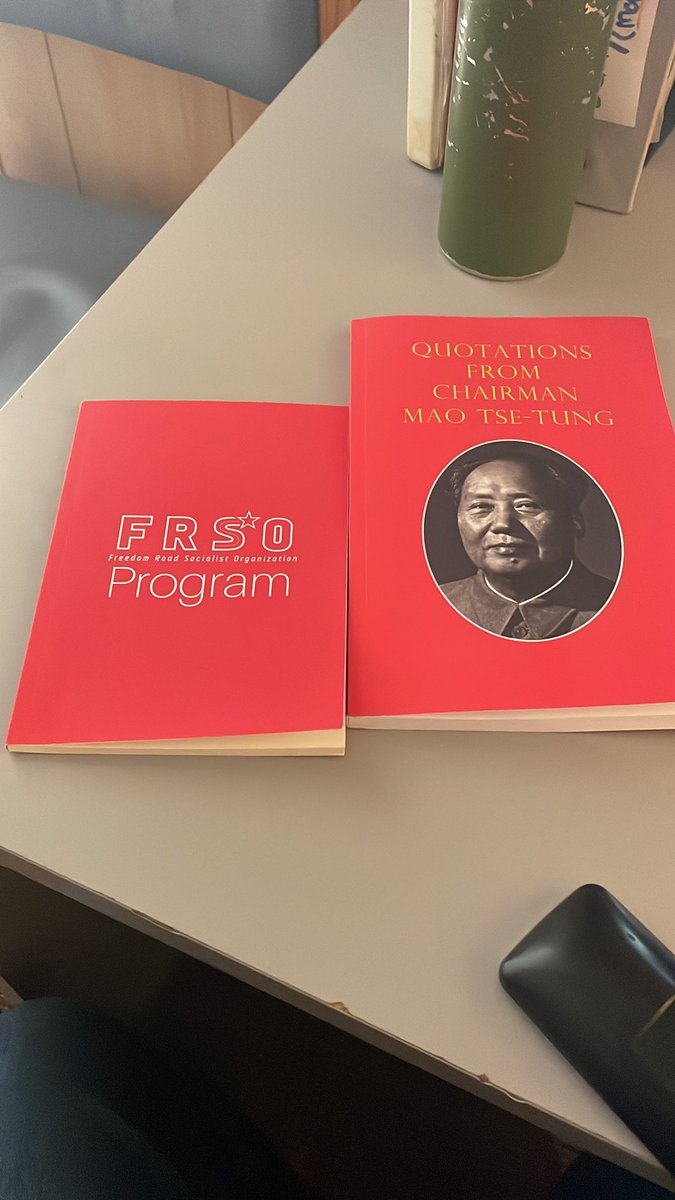 KarmotrineDrea1's tweet photo. My little red books arrived! #FRSO 📕 https://t.co/ecAgxfF1Cb