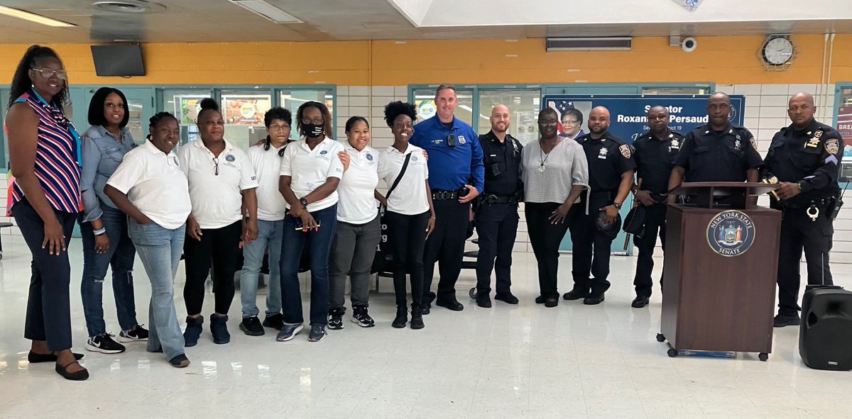 NYPD69Pct's tweet photo. It was a pleasure joining with #SenatorPersaud and all the community guests at this year's Housing Resource Fair. The event was filled with great conversations and connections. Looking forward to next year! https://t.co/XJPRMuz8Ah