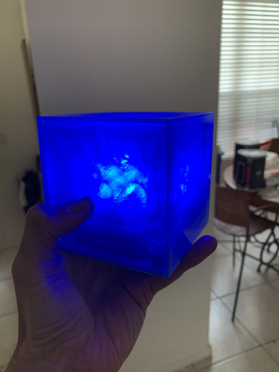 MickLoze's tweet image. Behold the Tesseract and all powerful Space Stone #Infinitystone #Tesseract #5toGo