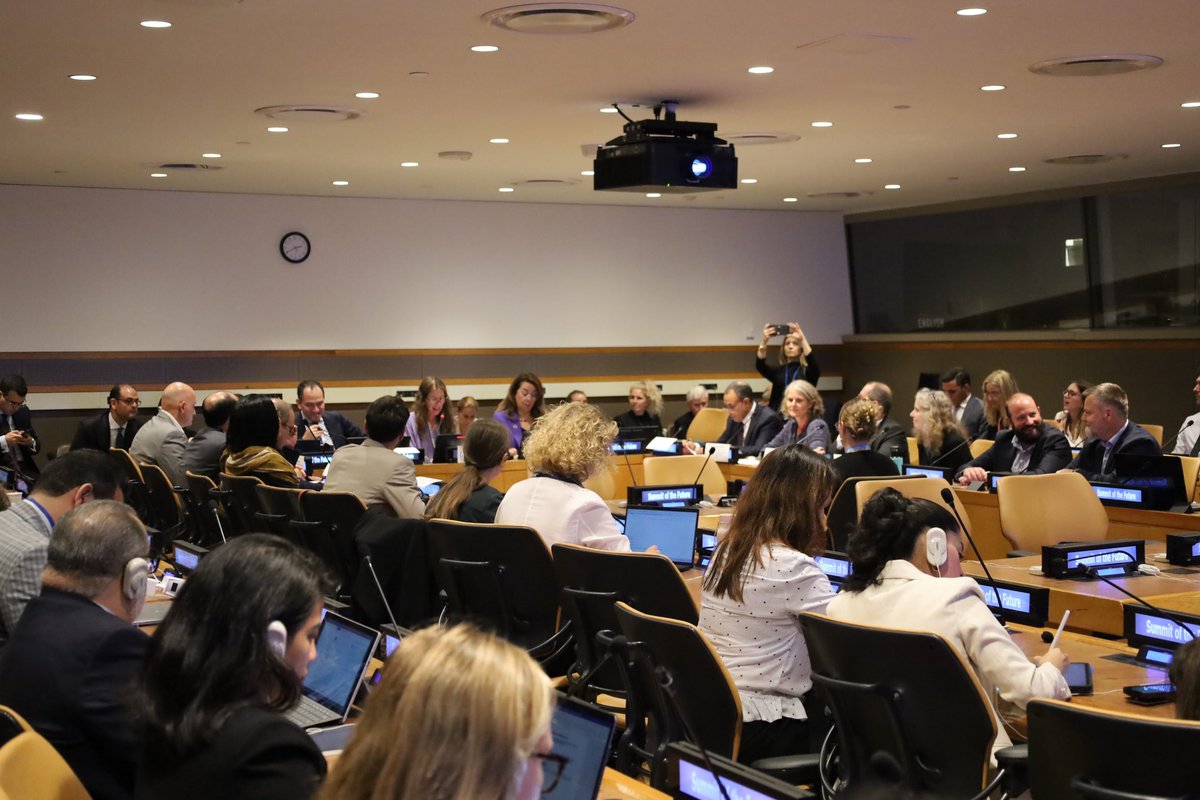 UNDP Governance (@undpgov) on Twitter photo “Fighting corruption in the climate agenda is about fostering societies where people trust their institutions to act in the interest of both humanity & the planet” <a href="/UNDP/">UN Development</a> <a href="/f_pickup/">Francine Pickup</a> at the #SummiOfTheFuture w/ <a href="/UNODC/">UN Office on Drugs & Crime</a> <a href="/WorldBank/">World Bank</a> & many of our anti-corruption partners. “Fighting corruption in the climate agenda is about fostering societies where people trust their institutions to act in the interest of both humanity & the planet” <a href="/UNDP/">UN Development</a> <a href="/f_pickup/">Francine Pickup</a> at the #SummiOfTheFuture w/ <a href="/UNODC/">UN Office on Drugs & Crime</a> <a href="/WorldBank/">World Bank</a> & many of our anti-corruption partners.