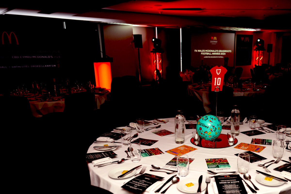 FAW McDonald’s Grassroots Awards

An honor to have been part of this wonderful evening since my retirement back in 2003. 

Recognising Amazing Coaches, Volunteers &amp; incredible humans in our beautiful game. 🏴󠁧󠁢󠁷󠁬󠁳󠁿

Our Grassroots Coaches are the REAL Hero’s. <a href="/FAWales/">FA WALES</a> <a href="/McDonaldsUK/">McDonald's UK</a> 💫