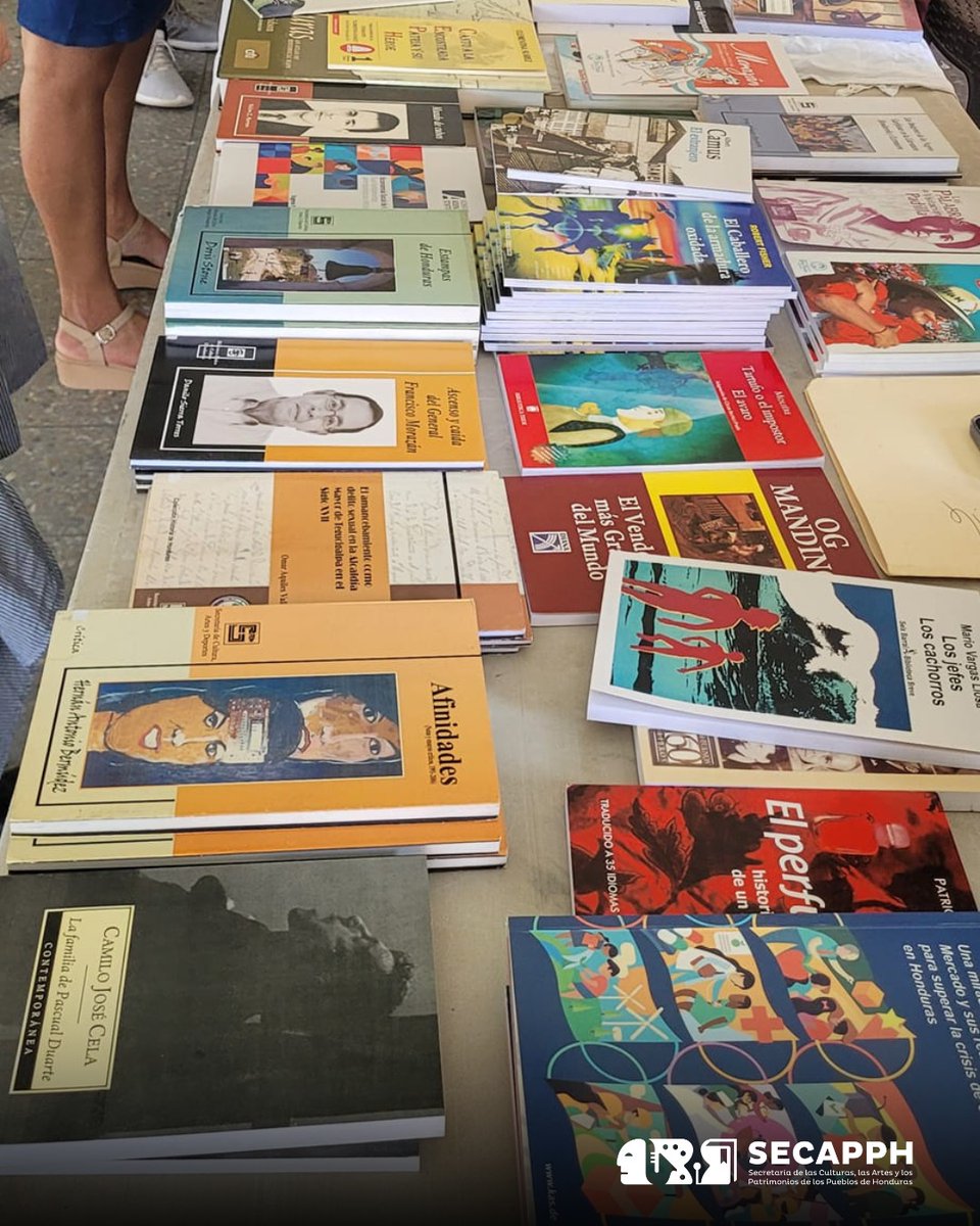 SECAPPH's tweet photo. 2/2 Como parte de este importante proceso, se les ha cedido un lote de 138 libros para enriquecer su acervo bibliográfico 🏠📚
Seguimos trabajando por fomentar la lectura y la cultura en nuestras comunidades.
#SECAPPH #RBPH #Tala https://t.co/5YQChC8x0u