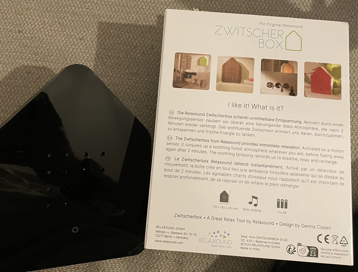 Boy_Rush_209's tweet image. So my sister gave me this little box for when I take a number two and I want to listen to birds 🤷🏻‍♂️ sounds like fun 👀🤣🤣🤣 #ZwitscherBox #Nature #ToiletTime #Birthday