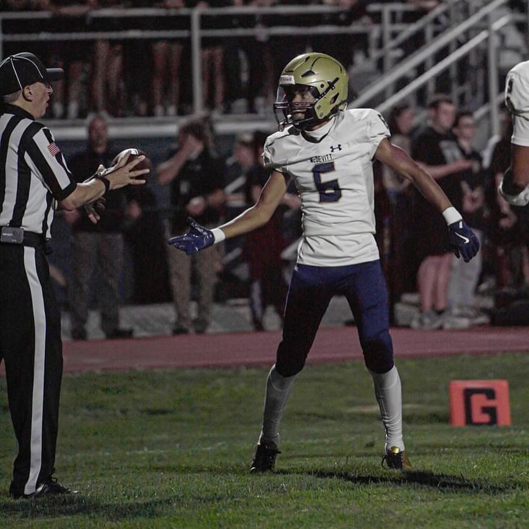 HowardjrH2's tweet photo. Bless for another opportunity to score last night. Hard work pays off. Just hard work &amp; being a student to the game. Thank you to my coaches‼️6️⃣🗣️ @CoachWeachter @alex_marsico10 @EdOBrienCFB @dannylan51 https://t.co/kfCOmo9kUP