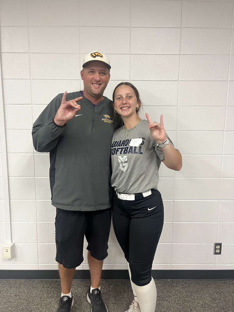 Thank you <a href="/UWSPCoachRyan/">Ryan Konitzer</a> for having the UWSP camp today. I enjoyed it so much and hope to be back! #rolldogs