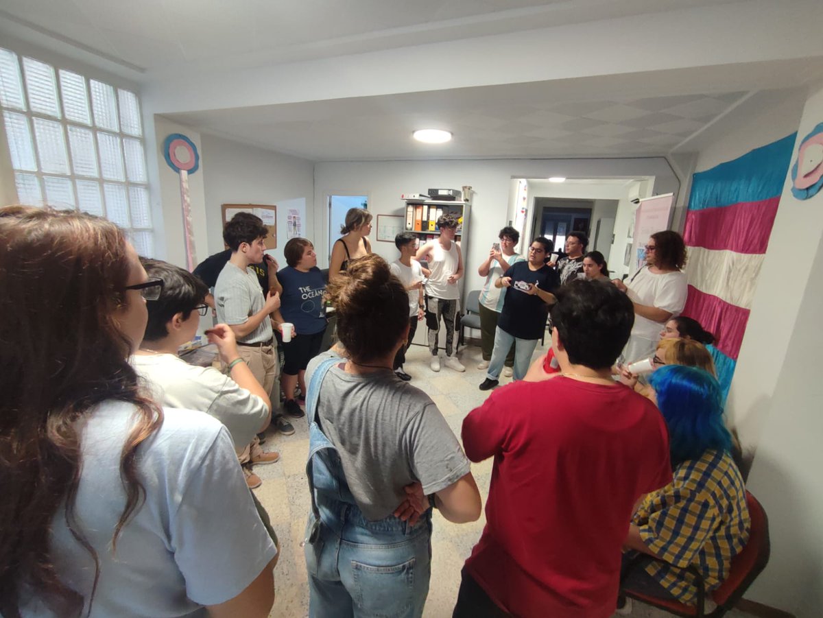 ATA_Trans's tweet photo. 🏳️⚧️ Quedada Trans - Merienda y juegos de mesa
Espacio seguro entre iguales, convivencia, cuidados, amistad, empoderamiento...🏳️⚧️
¿Te gustaría participar en nuestras actividades?
Contacta:
💻 asociacion@atandalucia.org
☎️ 954 22 87 28 https://t.co/Rf0rbJMEid