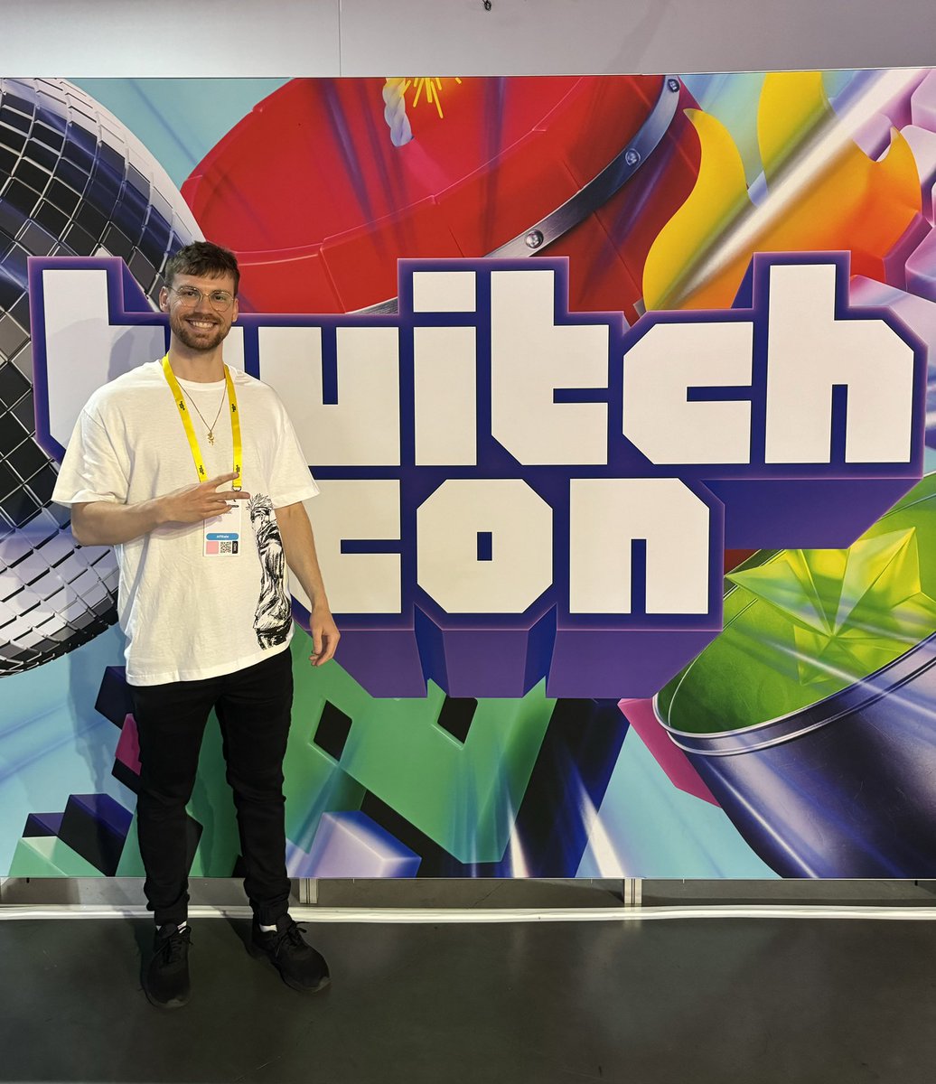 lordcatnipADC's tweet image. come say hey and get a sticker!! at twitchcon all day #TwitchConSanDiego