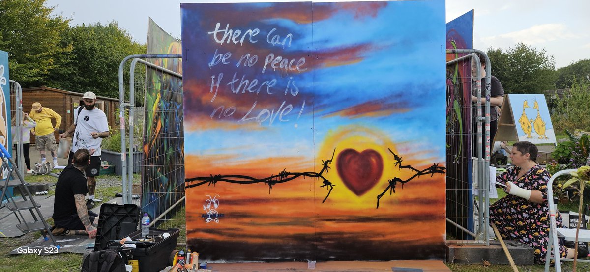 ArtofTonyNero's tweet photo. Did this one at the Angry Pencil paint jam today at WestRaven Community Cafe and Garden
Had a great time jammin with a bunch of creative friends #noroomforracism ...there can be no peace if there is no love π¨ππΎ #artyantz https://t.co/2F7YeOKOgt