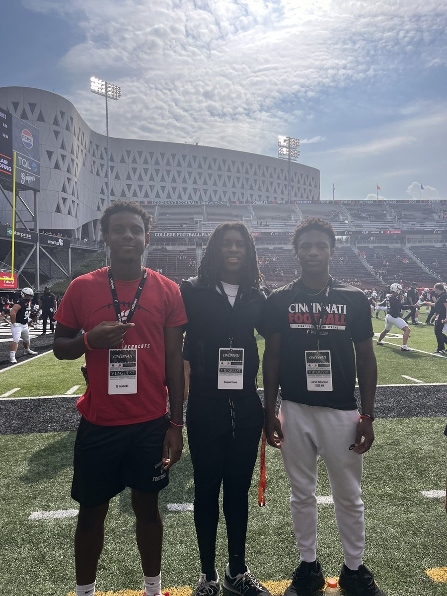 Aaron Mcfarland (@chosen_aaron) on Twitter photo Had an great game day experience thanks for having me out again <a href="/GoBearcatsFB/">Cincinnati Football</a> . Had an great game day experience thanks for having me out again <a href="/GoBearcatsFB/">Cincinnati Football</a> .