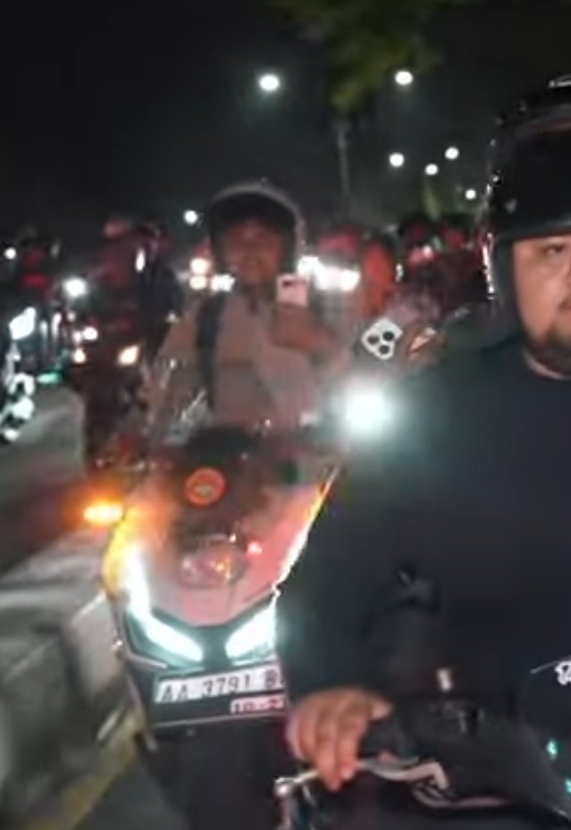 _pratamarap's tweet photo. @nicolas_jevon @Danyananda_ KAPAN LAGI coba dapet kesempatan dikatain Awas Minggir Lu Miskin sama speed jauh jauh dari Luar Kota loh 😂 https://t.co/n0iI99IGxv
