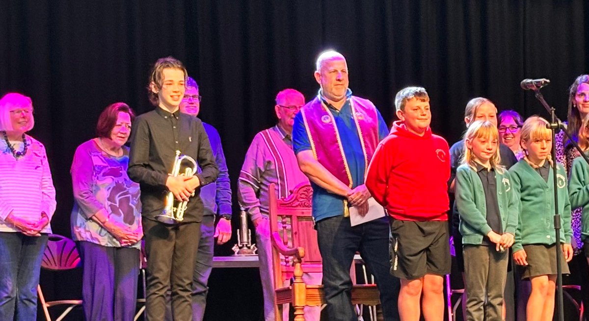 Adran Gerdd YGS (@cerddstrade) on Twitter photo Diolch yn fawr i Iolo o <a href="/Ysgol_Strade/">Ysgol Y Strade</a> am ganu'r Ffanffer ar gyfer y Cadeirio yn <a href="/SteddfodYTymbl/">Eisteddfod G.Y Tymbl</a> heno. Ardderchog! @Blwyddyn7Strade Diolch yn fawr i Iolo o <a href="/Ysgol_Strade/">Ysgol Y Strade</a> am ganu'r Ffanffer ar gyfer y Cadeirio yn <a href="/SteddfodYTymbl/">Eisteddfod G.Y Tymbl</a> heno. Ardderchog! @Blwyddyn7Strade
