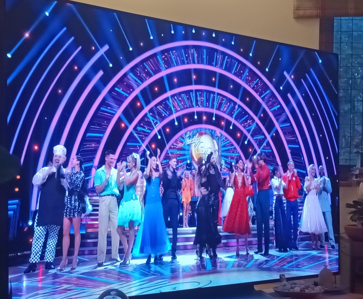 Countdown begins towards my Birthday, Advent and Christmas 😊 with watching <a href="/bbcstrictly/">BBC Strictly ✨</a>