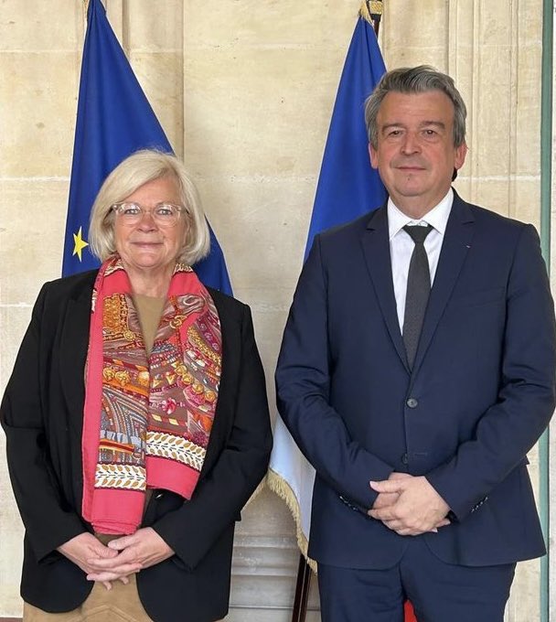 Felicitations Mme la Ministre du partenariat avec les territoires et de la décentralisation <a href="/CaVautrin/">Catherine Vautrin</a>  engagée et pragmatique sur nos territoires.
Vigiliance sur les sujets tel le #logement = Etat = cohésion nationale. Aménagement du #territoire #economie #entreprises