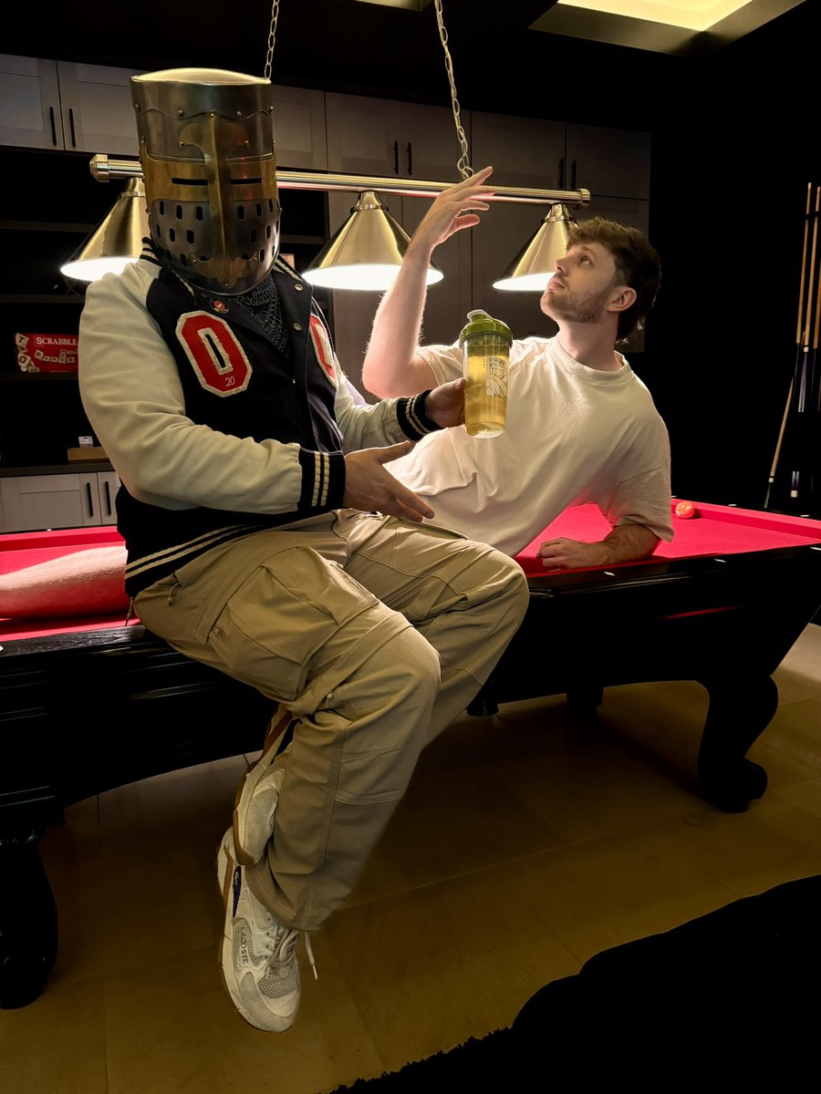 TWITCHCON MEET &amp; GREET AT THE GAMERSUPPS BOOTH AT 2PM

maybe you can even taste a new flavor…