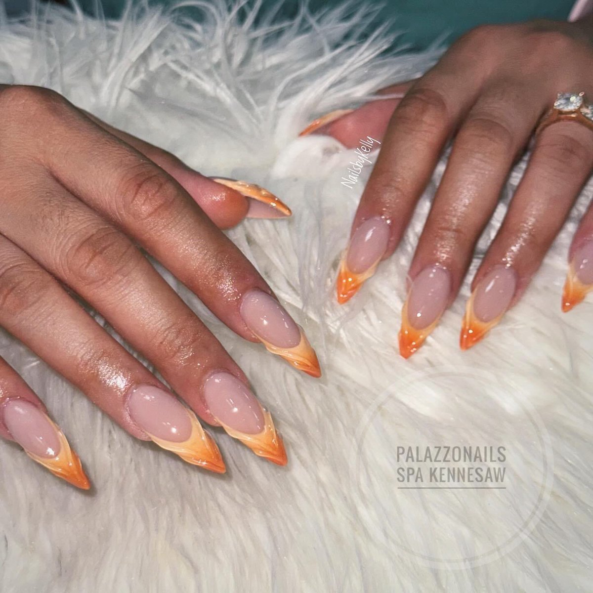 NailShadow30144's tweet photo. 🍁 Staff Fall Favorites! 🍁 Our amazing team shares their top nail color picks for the fall season! Which one will you choose for your next mani? 🌐 Website: https://t.co/HexYQzZSP0
#FallNailFavorites #StaffPicks #Fall2024 #NailTrends #BehindTheScenes #NailShadowTeam #SalonVibes https://t.co/7tNZK4kzQp