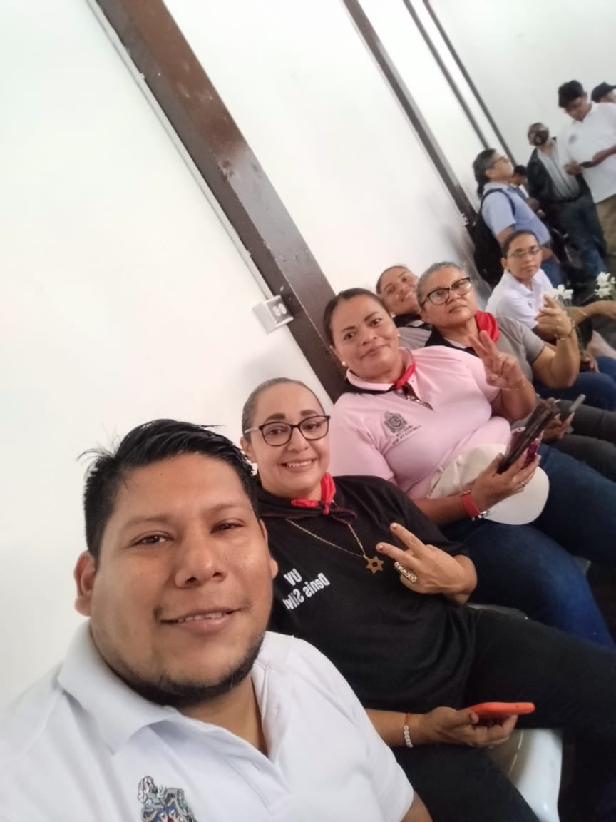 UV Denis Silva le dice presente a nuestro Cmte. Rigoberto López Pérez
❤️🖤✌🏻