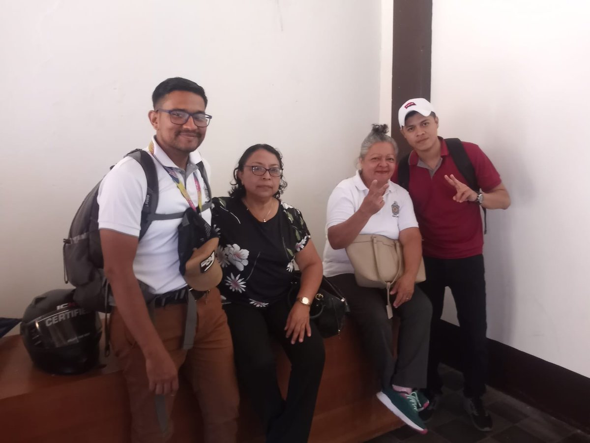 Altar Revolucionario rindiendo homenaje a nuestro Héroe Rigoberto Lopez Pérez, valiente sacrificio en defensa de nuestra libertad, su espíritu indomable. 🔴⚫✊🏼🇳🇮

#LeonRevolucion #4519LapatriaLaRevolución