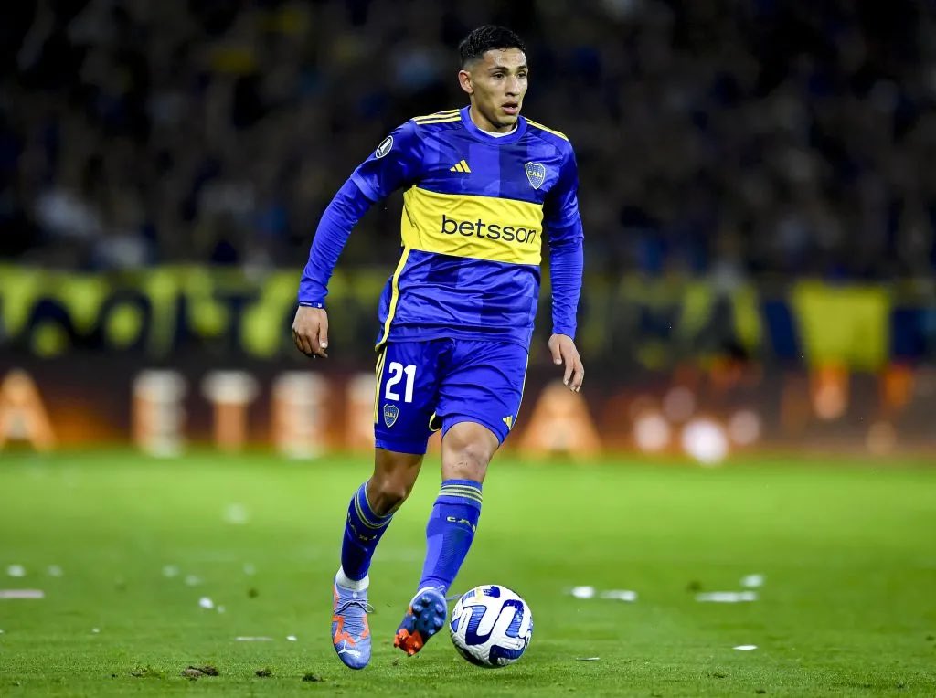 Algún dia vamos a tener que hablar de cómo este muñeco camuflaba absolutamente TODO lo malo de Boca. Jugador de época.