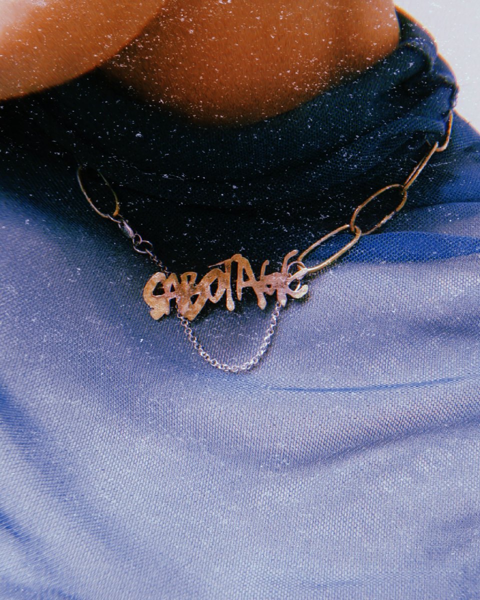 och_natsume's tweet photo. Not every inch is perfect but i like that the idea of brooch + necklace is possible 😤 https://t.co/kHiUfwP0XA