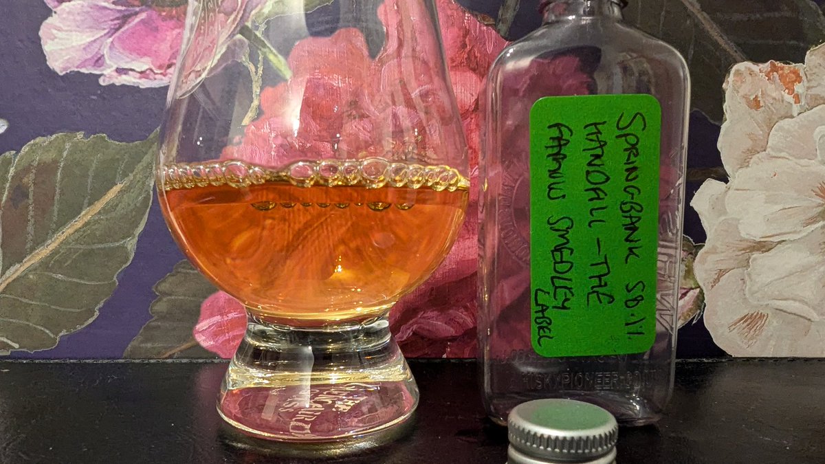 Sav70's tweet photo. @BertSmedley @drams_s @BrianVolkert @jason85388511 @RockNRolla60 @whiskytip @PaulOBrien10 @Imagicranium @TomsDram @decoreape7 @mjpm67 @MrLBanhammer @PadWhisky @uk_whisky @Whiskybrum @DalaiLama Right then. Kicking off #SampleSaturday with this one from the #LondonMassive. @Springbank1828 Handfill. The famous Bert Smedley label. Seems appropriate. https://t.co/QVa8v2K2bp