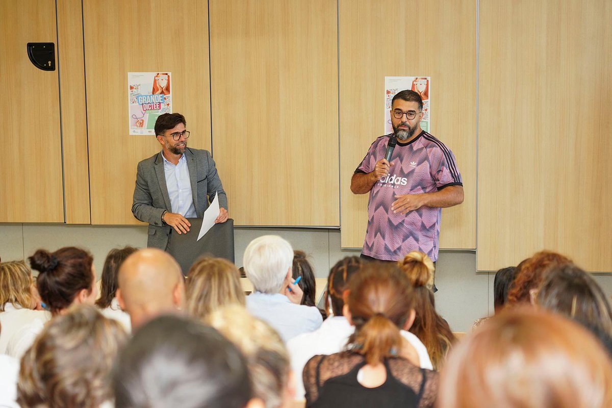CH_Argenteuil's tweet photo. #Dictee | ✍🏼 En cette rentrée scolaire, retour de la Dictée pour tous spéciale #sante au @CH_Argenteuil.

🙏🏼 Merci à @AbdellahBOUDOUR, fondateur de la #GrandeDictee d’inscrire cette initiative conviviale comme rdv incontournable de la rentrée pour nos agents ! 

@VilleArgenteuil https://t.co/ml6k1E4bia