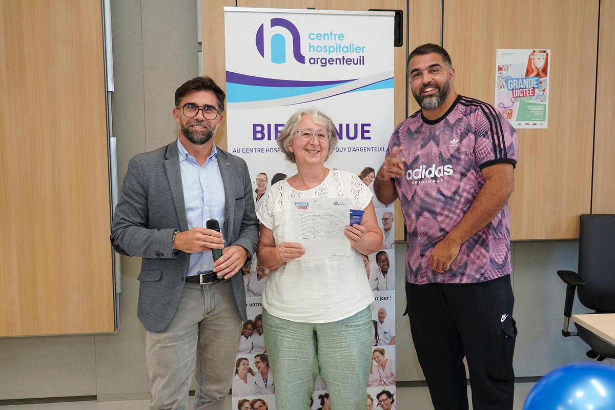 CH_Argenteuil's tweet photo. #Dictee | ✍🏼 En cette rentrée scolaire, retour de la Dictée pour tous spéciale #sante au @CH_Argenteuil.

🙏🏼 Merci à @AbdellahBOUDOUR, fondateur de la #GrandeDictee d’inscrire cette initiative conviviale comme rdv incontournable de la rentrée pour nos agents ! 

@VilleArgenteuil https://t.co/ml6k1E4bia